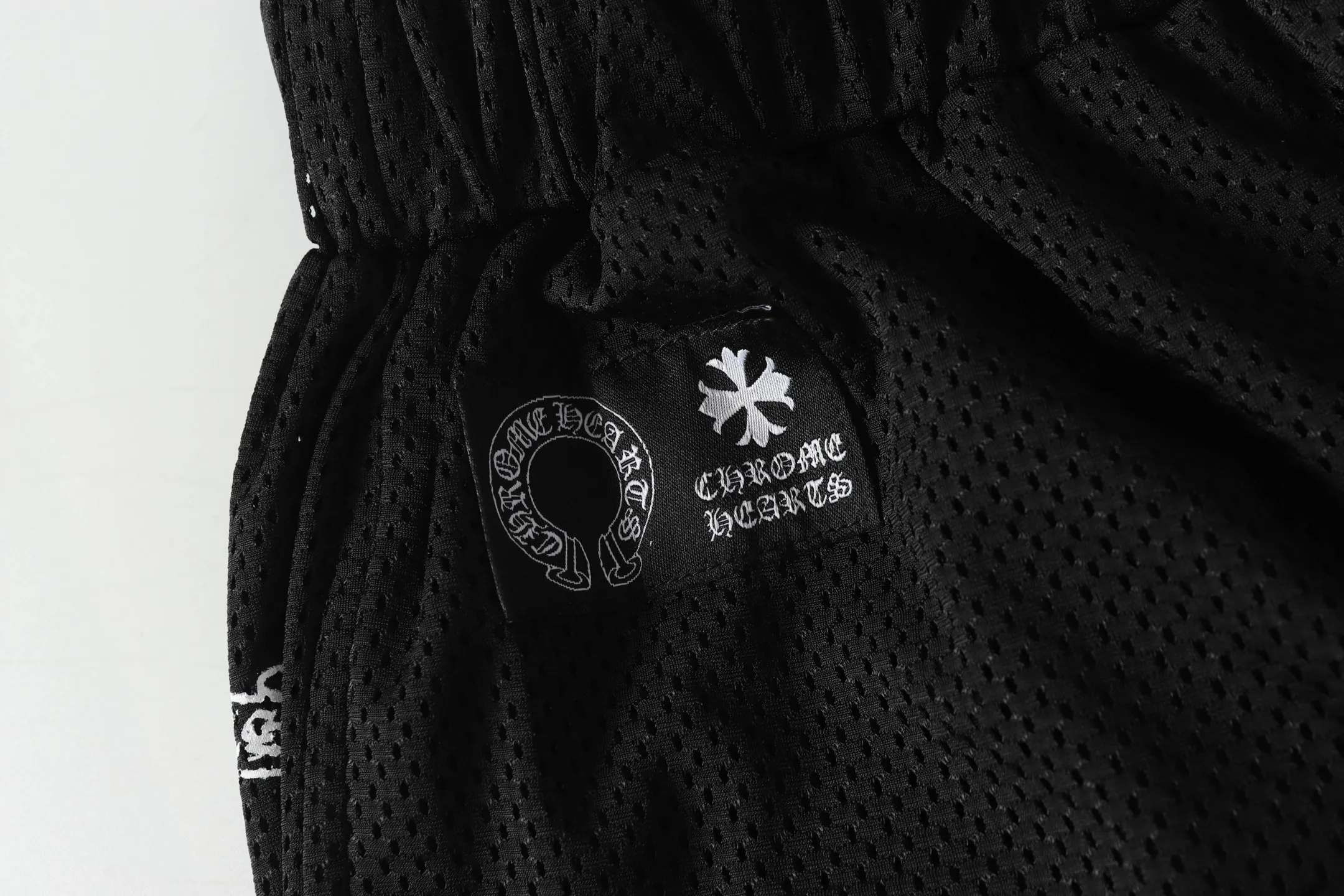 P160 Chrome Hearts CH Chrome Hearts popular Sanskrit printed mesh double-layer ice hockey jersey sports suit. Uses direct injection imported machine printing. Hardware and accessories are all milled and customized. Correct configuration. Black 2025 Chrome Hearts authentic packaging. 280 grams of custom-dyed double yarn cotton. Large version. Loose and stylish. Different from lower versions. Slim and long version with upper body and hips. 100% commitment: top quality. Not fast food. The highest version on the market. Top quality - different from ordinary versions on the market. If you care about quality, you should also respect the price. Absolutely 0 after-sales service and 0 return rate so far. It’s hard not to love the style - 280g double yarn cotton custom dyed fabric - Correct high-density main mark, washed tag, hand-sewn